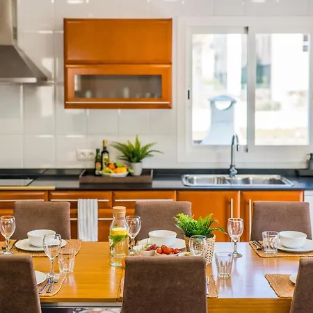 Villa Playa Esperanza, Pool Heizung, 7 Gaeste *